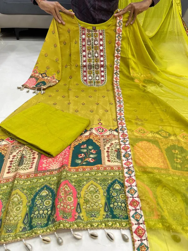 Premium_Pista_Chinon_Anarkali_Kurti_Plazzo_Set_With_Chiffon_Dupatta