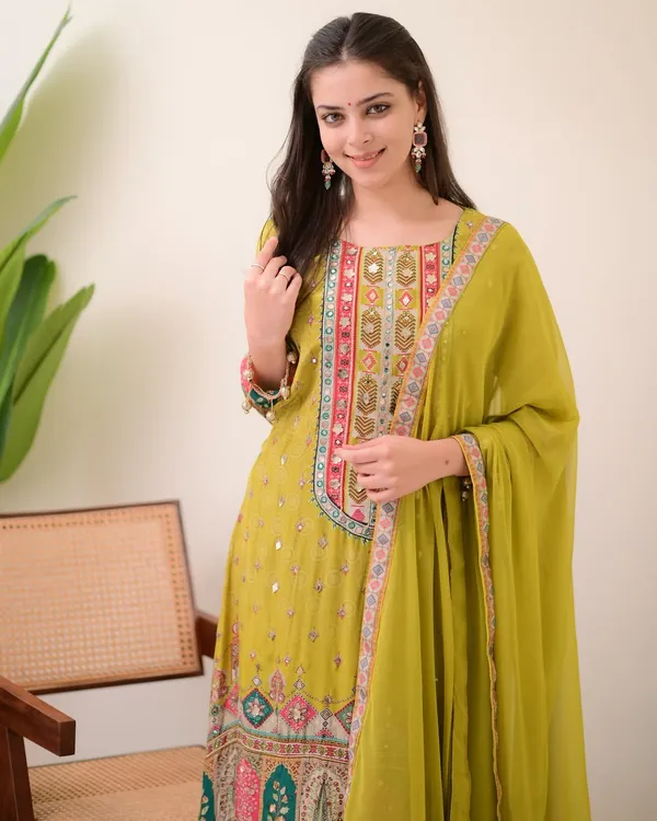 Premium_Pista_Chinon_Anarkali_Kurti_Plazzo_Set_With_Chiffon_Dupatta