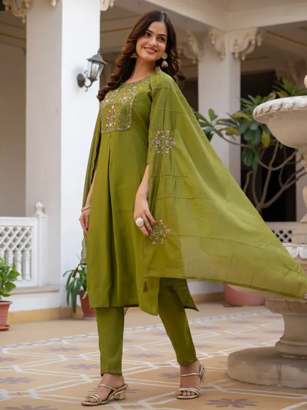 Green_Designer_Embroidered_Kurti_Pant_Set_with_Maslin_Dupatta