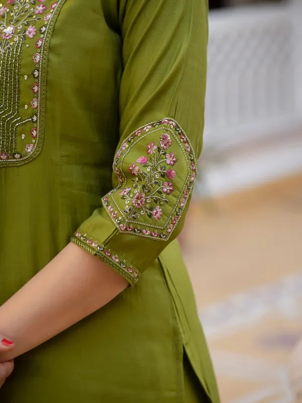 Green_Designer_Embroidered_Kurti_Pant_Set_with_Maslin_Dupatta