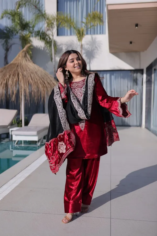 Luxury_Ruby_Red_Ice_Velvet_Kurta_Set_with_Black_Designer_Dupatta