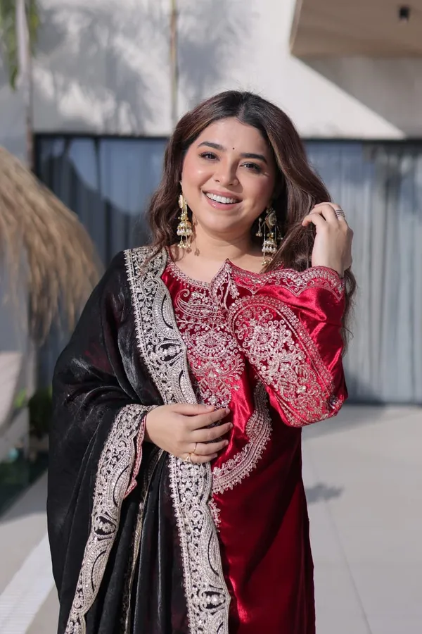 Luxury_Ruby_Red_Ice_Velvet_Kurta_Set_with_Black_Designer_Dupatta