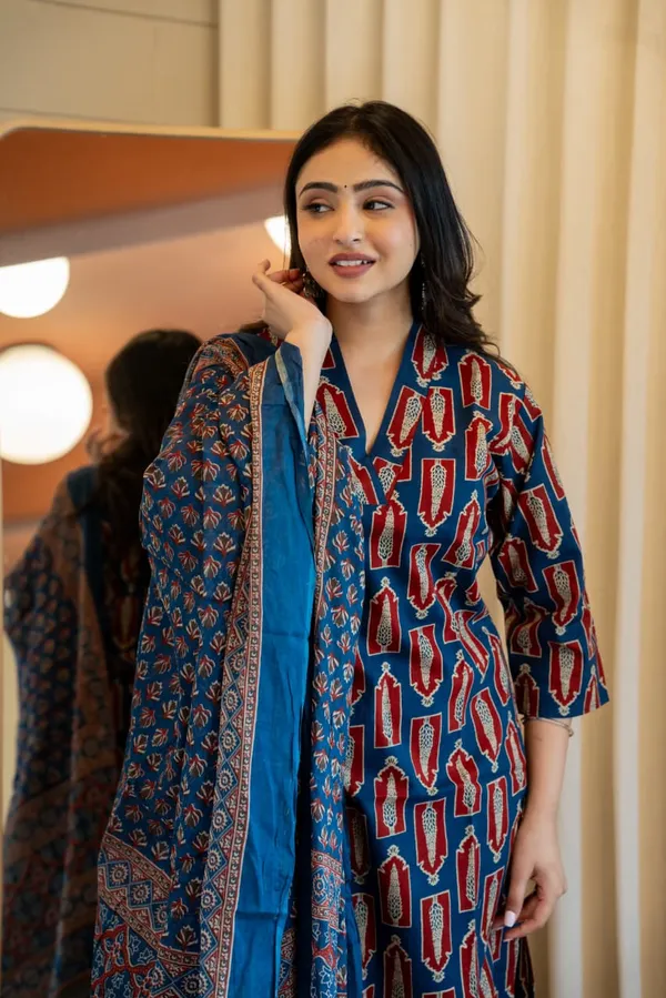 Multicolor_Cambric_Cotton_Premium_&_Elegant_Kurta_&_Pant_Set_With_Dupatta_For_Women