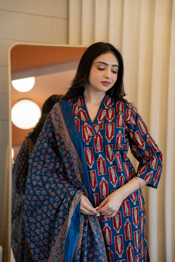 Multicolor_Cambric_Cotton_Premium_&_Elegant_Kurta_&_Pant_Set_With_Dupatta_For_Women