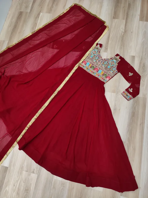 Royal_Heritage_Multi_Thread_Embroidered_Anarkali_Gown_With_Zari_Lace_Dupatta