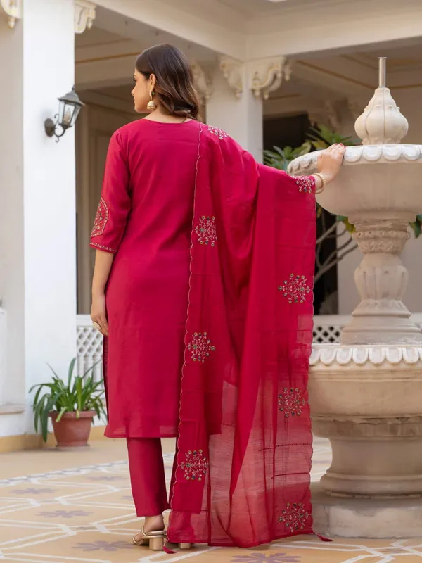 Pink_Designer_Embroidered_Kurti_Pant_Set_with_Maslin_Dupatta