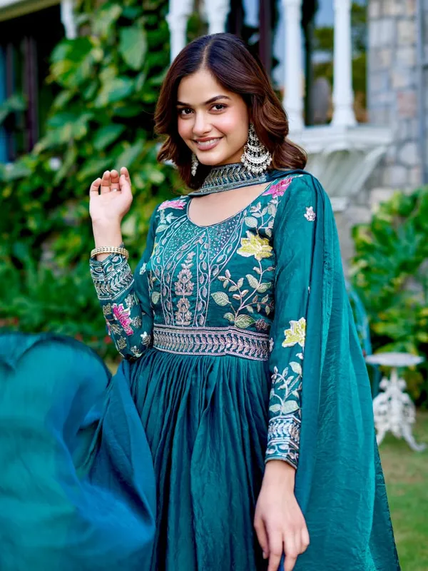 Teal_Green_Fendy_Silk_Premium_&_Elegant_Anarkali_Gown_With_Dupatta_For_Women