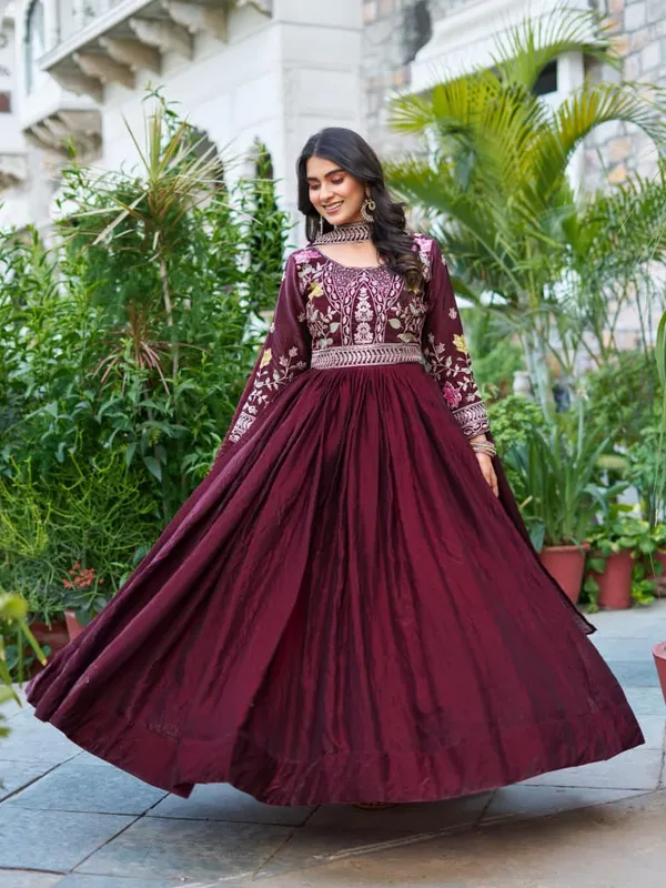 Maroon_Fendy_Silk_Premium_&_Elegant_Anarkali_Gown_With_Dupatta_For_Women