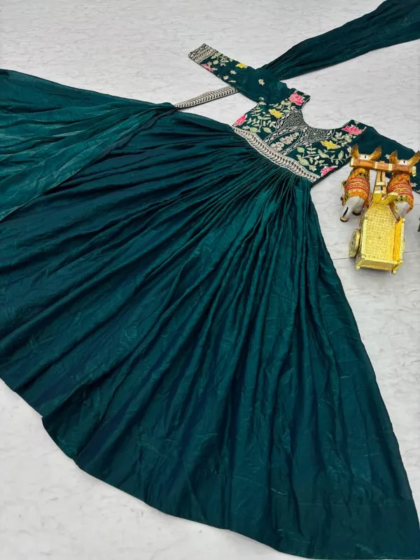 Teal_Green_Fendy_Silk_Premium_&_Elegant_Anarkali_Gown_With_Dupatta_For_Women