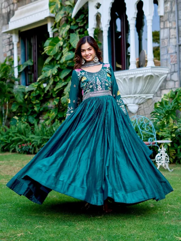 Teal_Green_Fendy_Silk_Premium_&_Elegant_Anarkali_Gown_With_Dupatta_For_Women