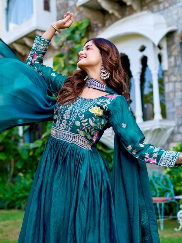 Teal_Green_Fendy_Silk_Premium_&_Elegant_Anarkali_Gown_With_Dupatta_For_Women