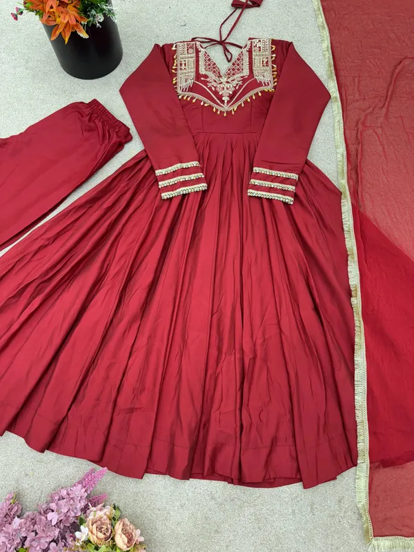 Royal_Roman_Silk_Embroidered_Anarkali_Set_With_Nazmin_Dupatta