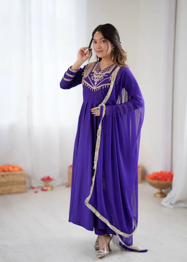 Royal_Roman_Silk_Embroidered_Anarkali_Set_With_Nazmin_Dupatta