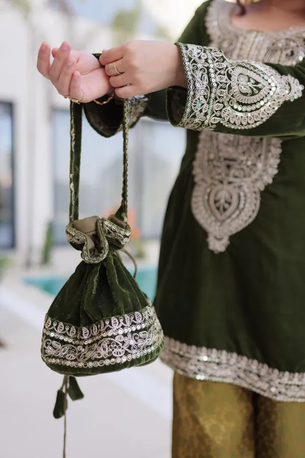 Royal_Velvet_Charm_–_Designer_Zari_Embroidered_Top-Pant_Set_with_Matching_Batwa