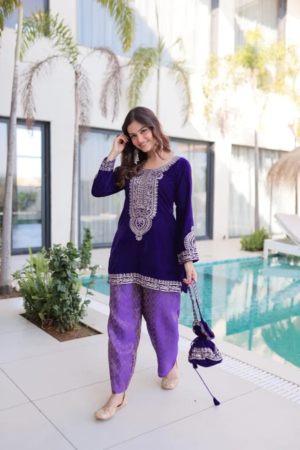 Royal_Velvet_Charm_–_Designer_Zari_Embroidered_Top-Pant_Set_with_Matching_Batwa