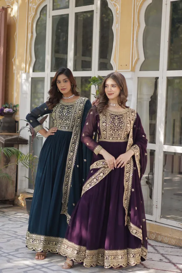 Royal_Zari_Blooming_Anarkali_Gown_With_Dupatta