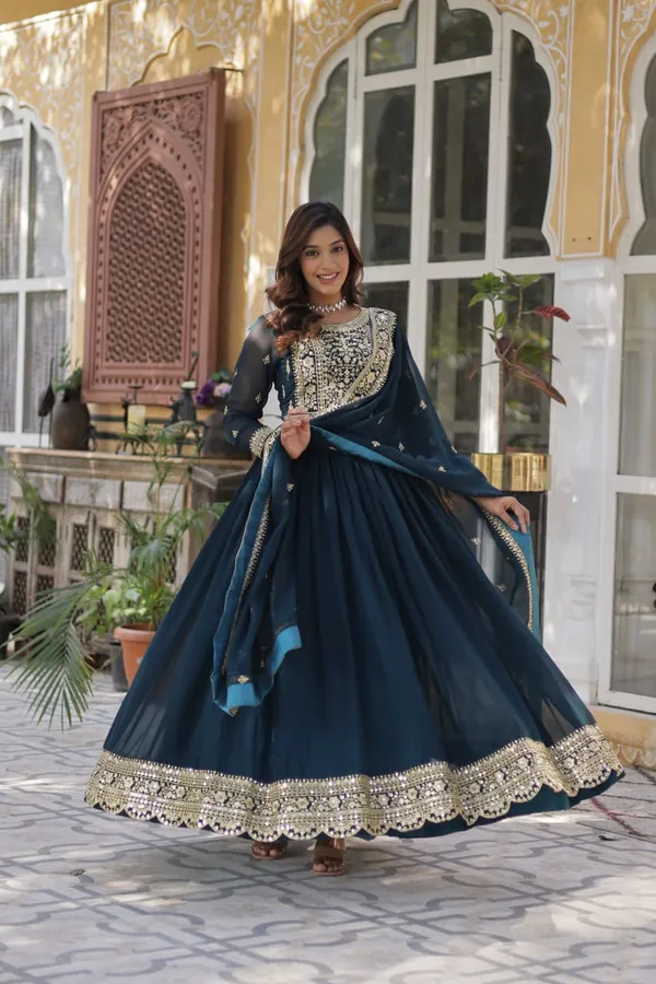 Royal_Zari_Blooming_Anarkali_Gown_With_Dupatta