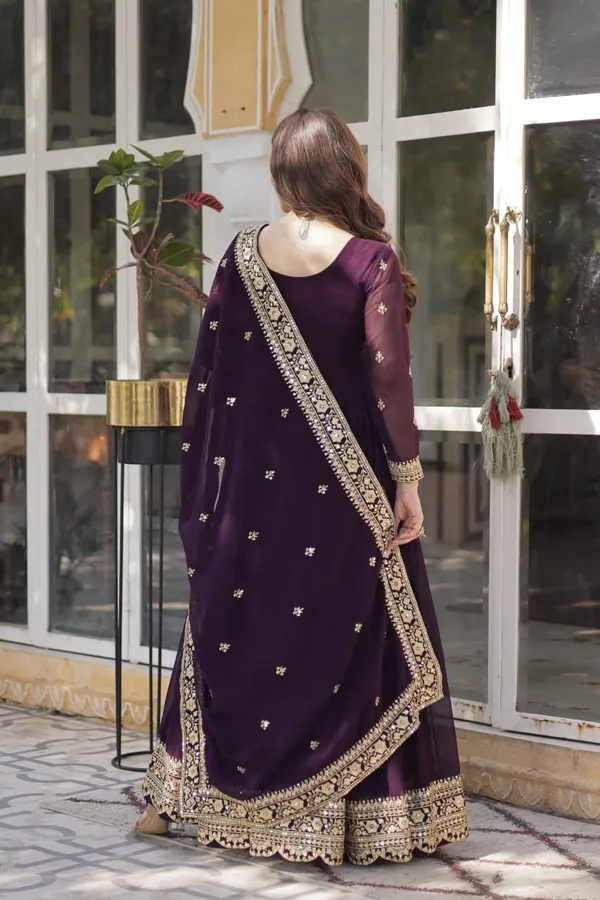 Royal_Zari_Blooming_Anarkali_Gown_With_Dupatta