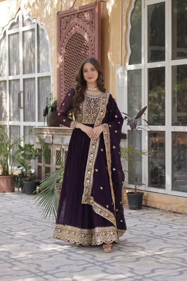 Royal_Zari_Blooming_Anarkali_Gown_With_Dupatta