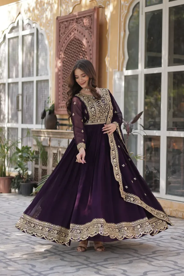Royal_Zari_Blooming_Anarkali_Gown_With_Dupatta