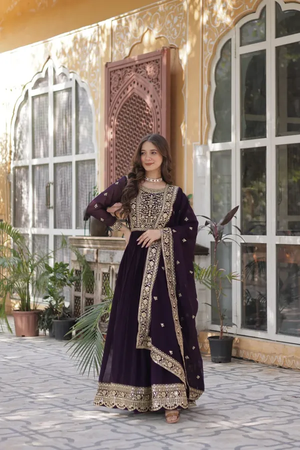Royal_Zari_Blooming_Anarkali_Gown_With_Dupatta