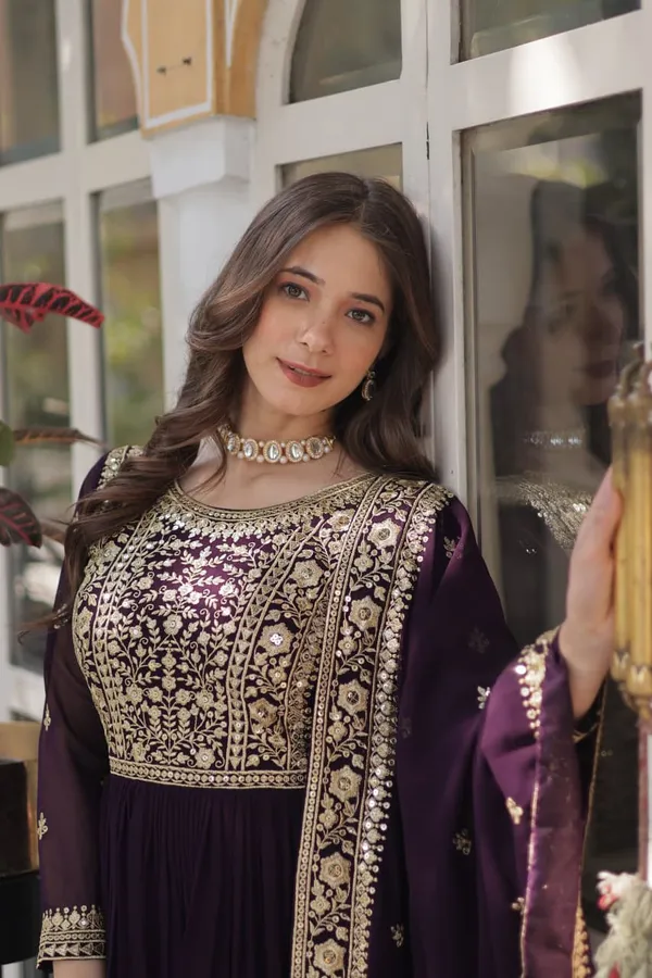 Royal_Zari_Blooming_Anarkali_Gown_With_Dupatta