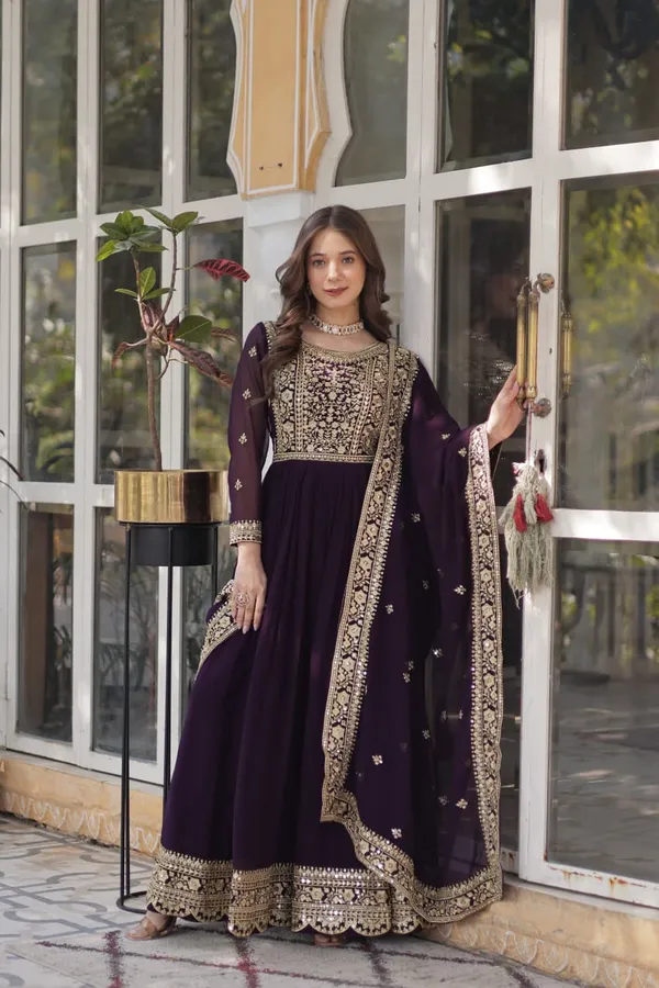 Royal_Zari_Blooming_Anarkali_Gown_With_Dupatta