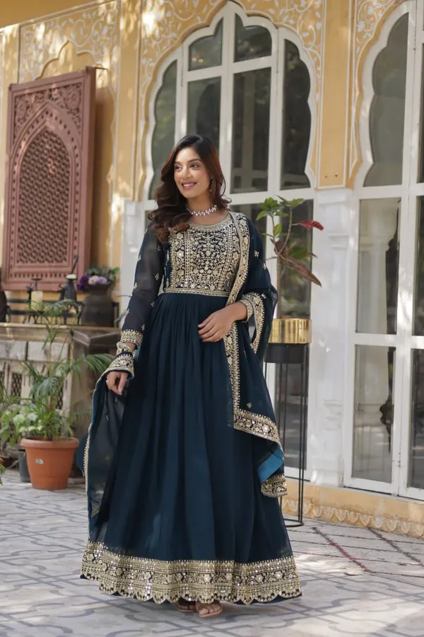 Royal_Zari_Blooming_Anarkali_Gown_With_Dupatta