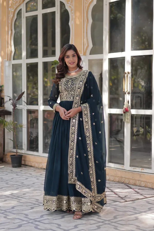 Royal_Zari_Blooming_Anarkali_Gown_With_Dupatta