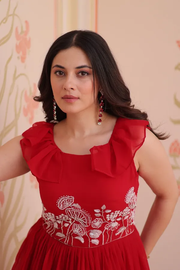 Red_Faux_Embroidered_Layered_Sleeveless_Gown