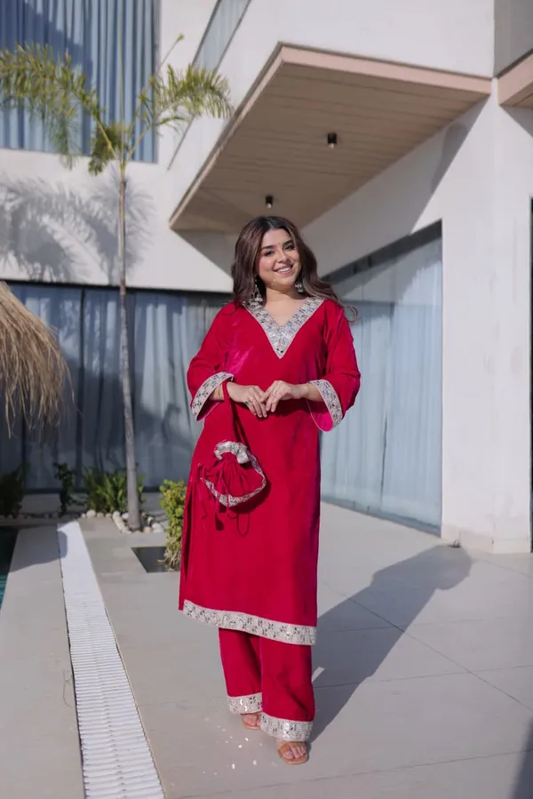 Velvet_Vogue_-_Mirror_Work_Top-Pant_Set_with_Designer_Batwa