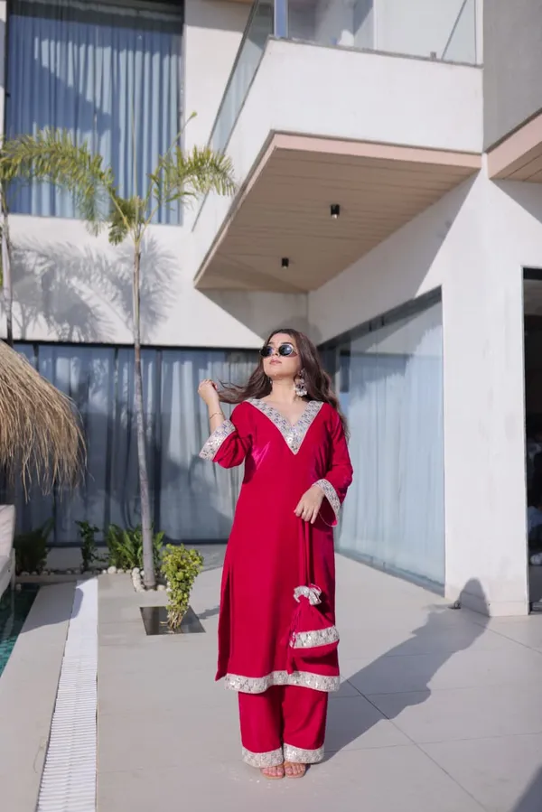 Velvet_Vogue_-_Mirror_Work_Top-Pant_Set_with_Designer_Batwa