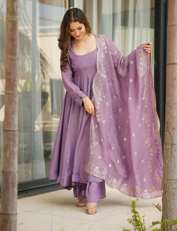 Luxury_Fandy_Silk_4.5_Meter_Flair_Anarkali_Set_With_Heavy_Sequins_Dupatta