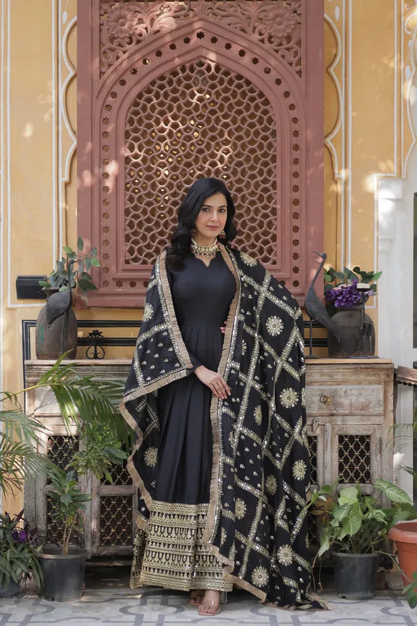 Black_Georgette_Zari_Sequins_Anarkali_With_Dupatta
