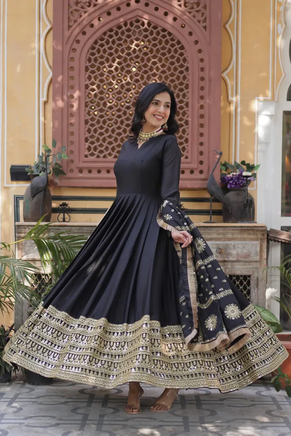 Black_Georgette_Zari_Sequins_Anarkali_With_Dupatta