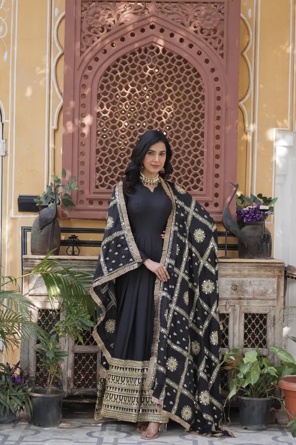 Black_Georgette_Zari_Sequins_Anarkali_With_Dupatta