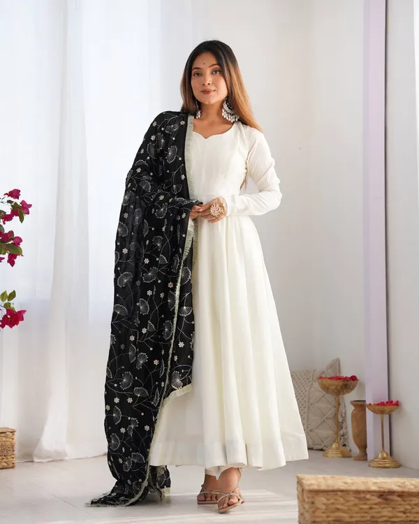 White_&_Black_Pure_Romansilk_Premium_&_Elegant_Anarkali_Kurta_&_Pant_Set_With_Dupatta_For_Women