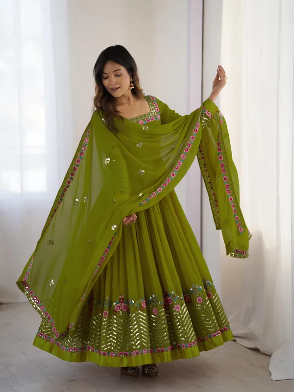 Regal_Multi_Thread_Embroidered_Georgette_Anarkali_Suit_Set