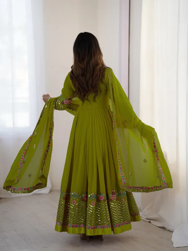 Regal_Multi_Thread_Embroidered_Georgette_Anarkali_Suit_Set