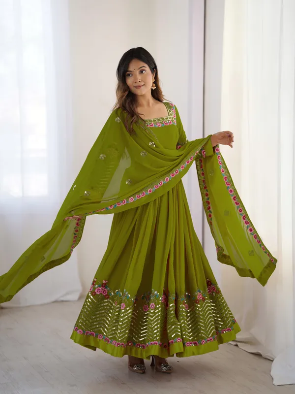 Regal_Multi_Thread_Embroidered_Georgette_Anarkali_Suit_Set