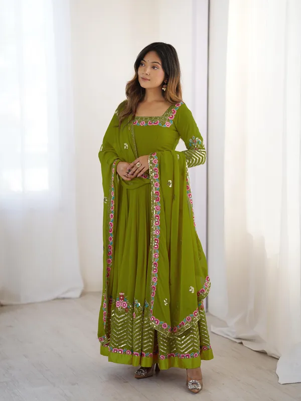 Regal_Multi_Thread_Embroidered_Georgette_Anarkali_Suit_Set