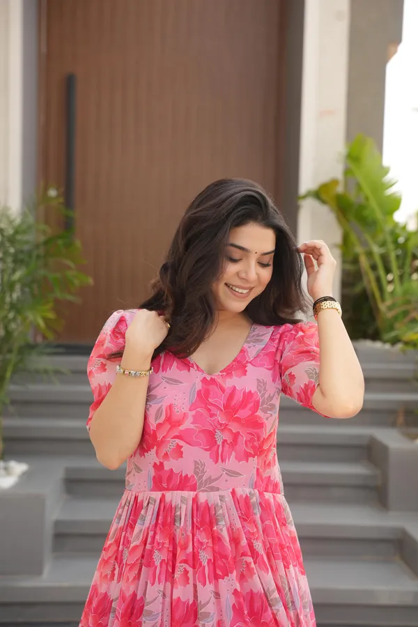 Peach_Flair_Floral_Printed_Faux_Georgette_Gown