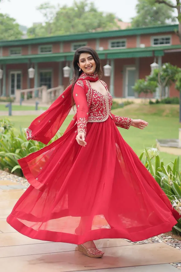 Regal_Sequins_&_Zari_Embroidered_Faux_Blooming_Gown_With_Dupatta