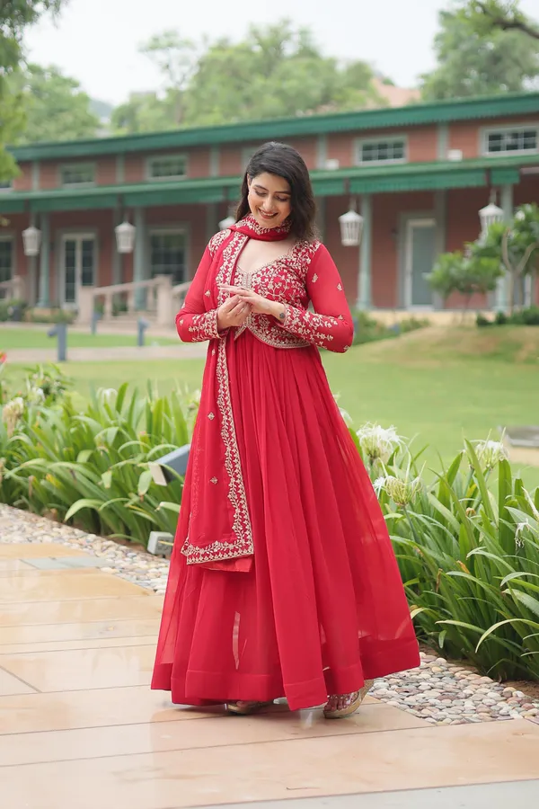 Regal_Sequins_&_Zari_Embroidered_Faux_Blooming_Gown_With_Dupatta