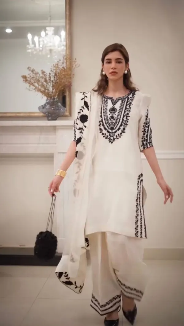 Off_White_Cotton_Kurta_Set_For_Women