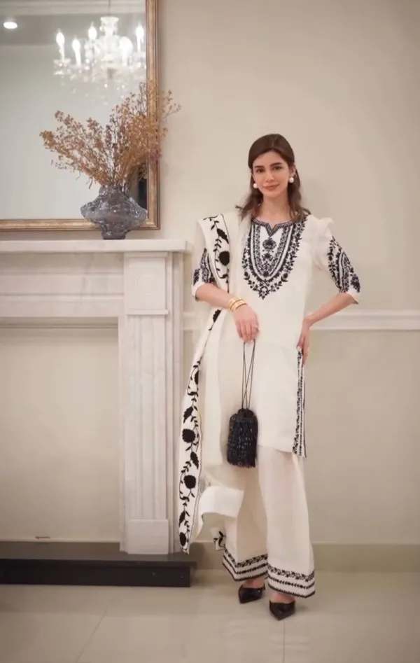 Off_White_Cotton_Kurta_Set_For_Women