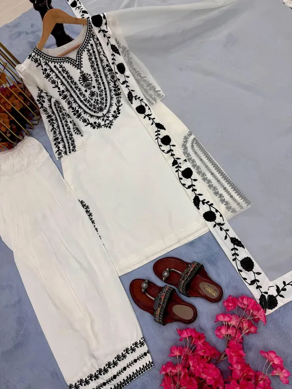 Off_White_Cotton_Kurta_Set_For_Women