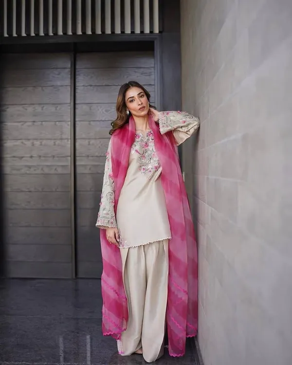 Off_White_Organza_Kurta_Set_For_Women