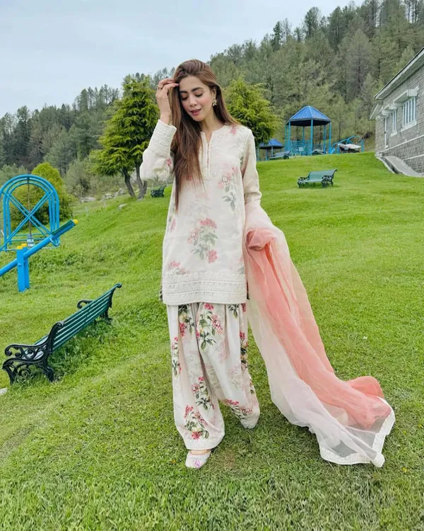 Peach_Faux_Georgette_Kurta_Set_For_Women