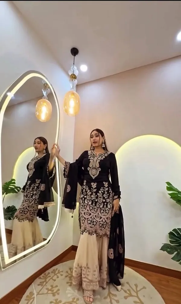 Black_Cotton_Kurta_Set_For_Women